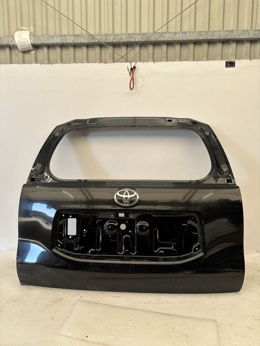 Toyota Land Cruiser 150 J150 klapa tył tylna bagażnika pokrywa