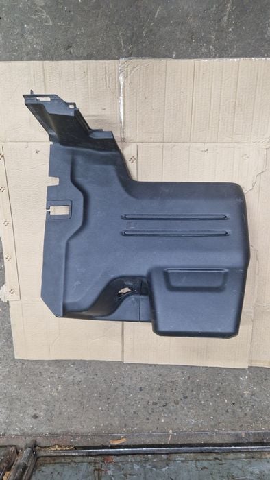Plastik bagażnika Jeep Wrangler JL