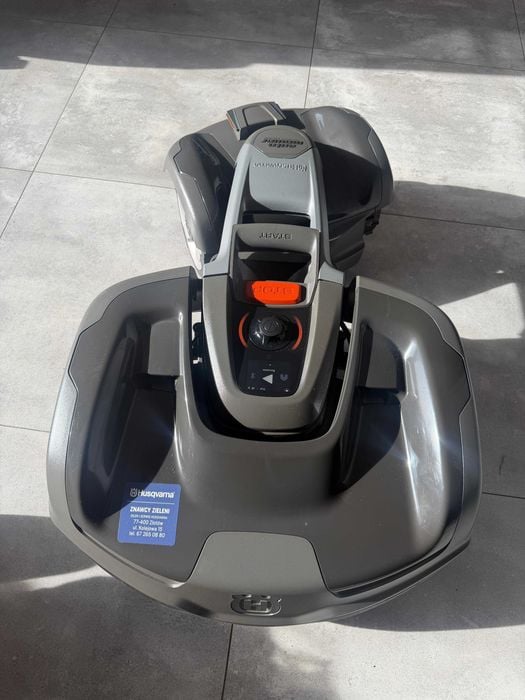 Kosiarka Automower Husqvarna 435 AWD używana