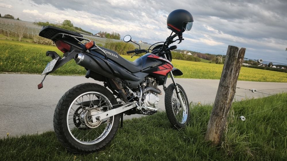 Honda xr 125l kufer Givi kask