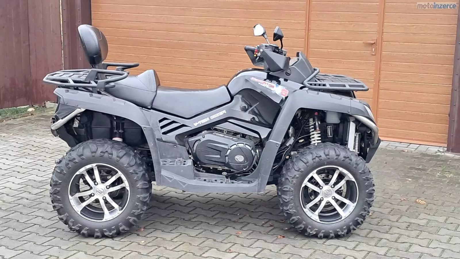 CFMOTO Gladiator X8 EFI V-twin Deluxe
