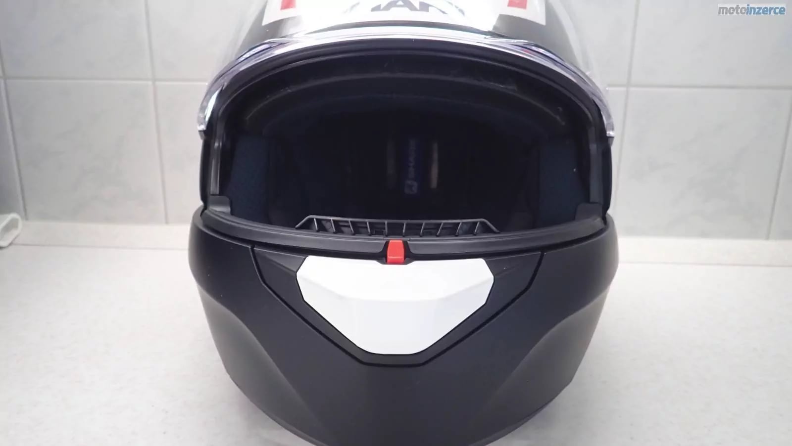 Přilby: Shark, vel. XL