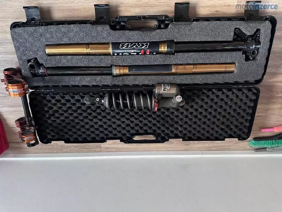 Podvozek, řízení: Kyb / Kayaba factory A-Kit