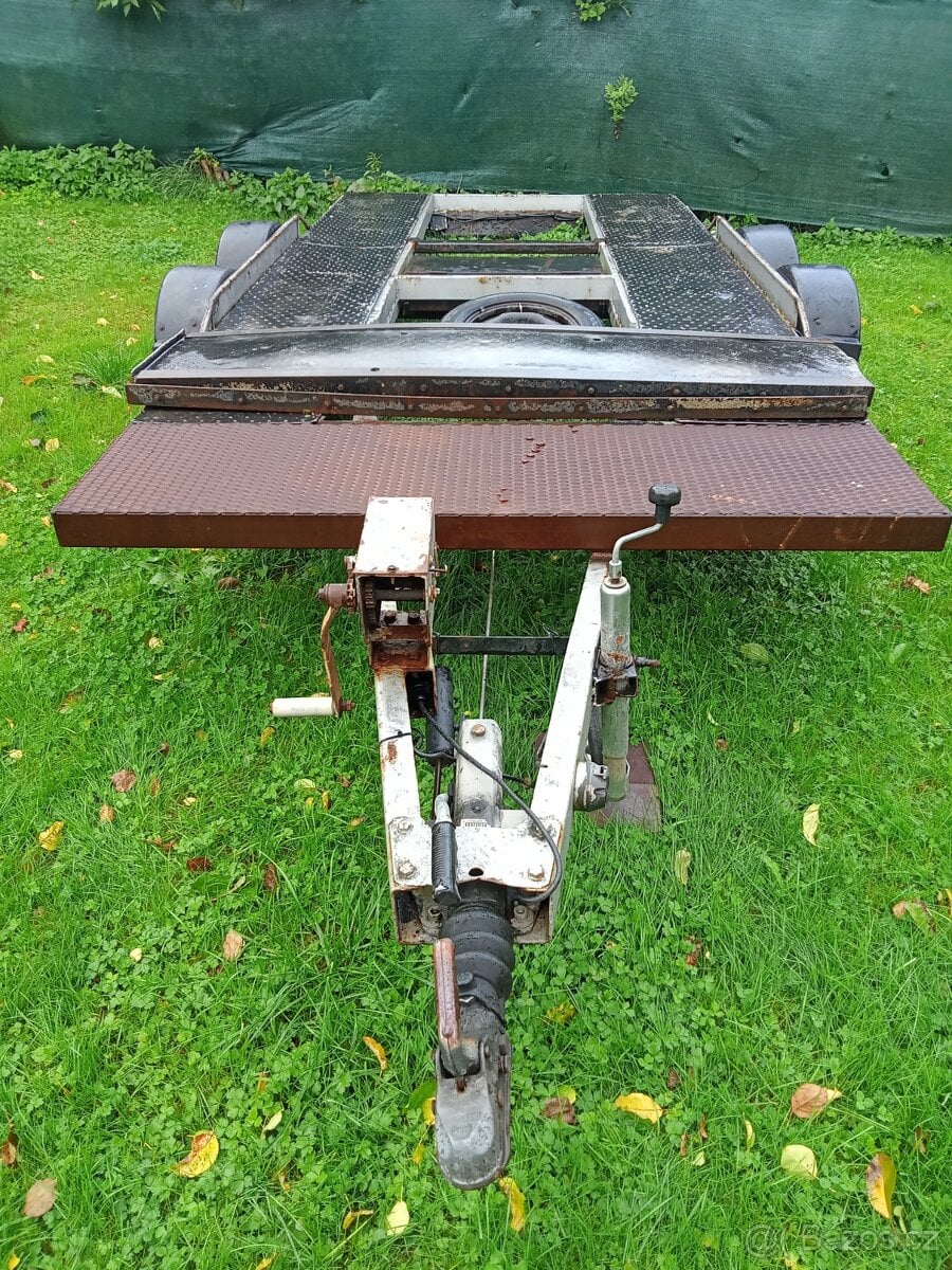 Prodám podvalník na auta dvounápravový