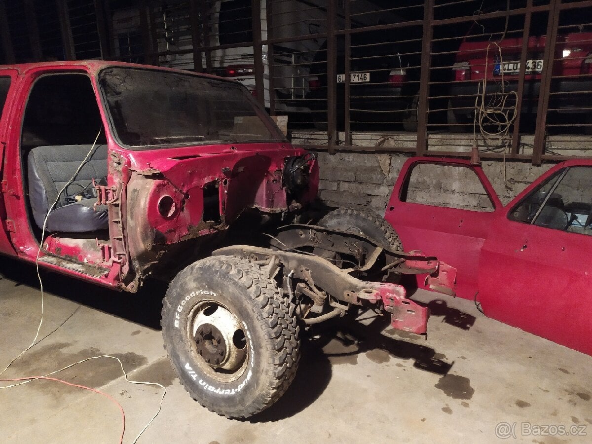 Prodám díly z Chevrolet c30 Dually crewcab