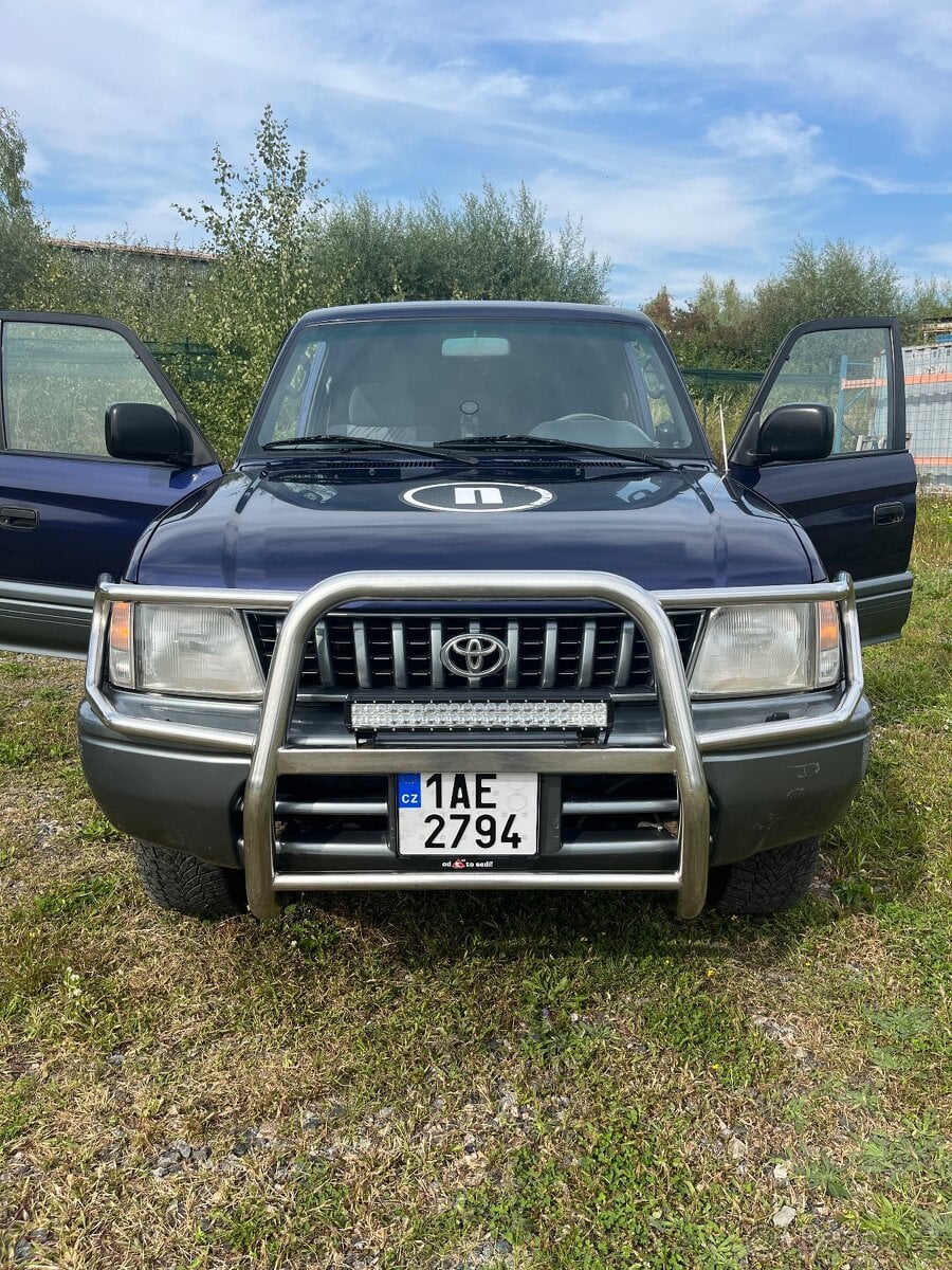 Toyota Land Cruiser 90