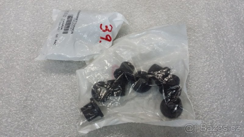 Kluzná ložiska předních ramen Can-Am Outlander