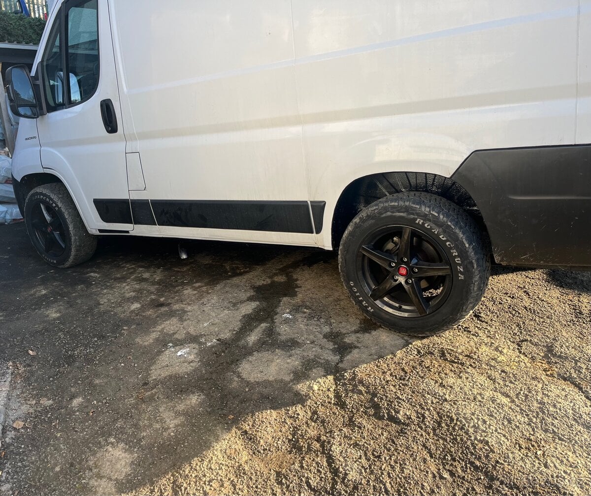 Prodám alu kola r17 5x118
