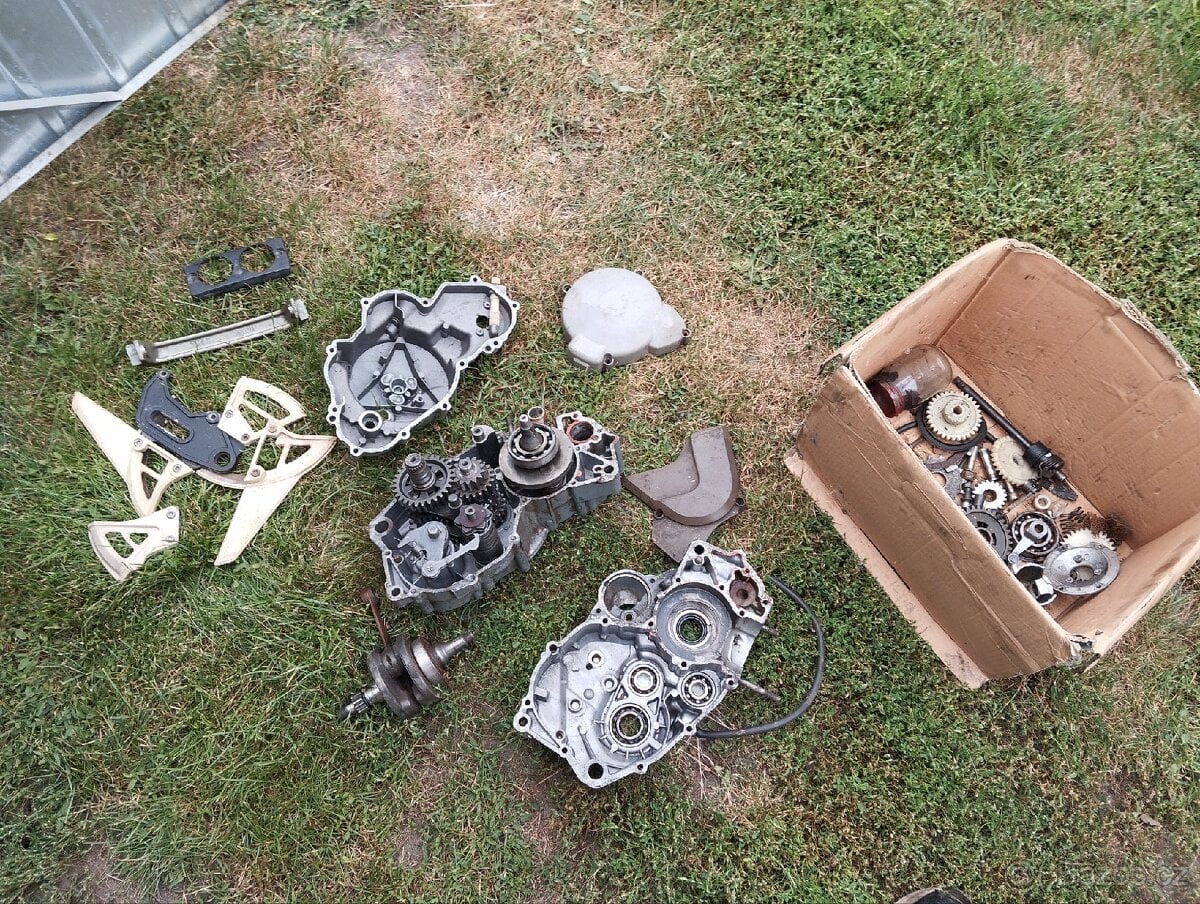 Díly motoru Aprilia Tuareg 125