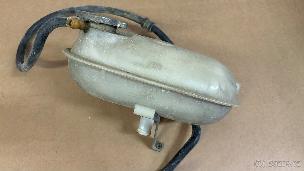 Expanzní nádoba Nissan Patrol W260