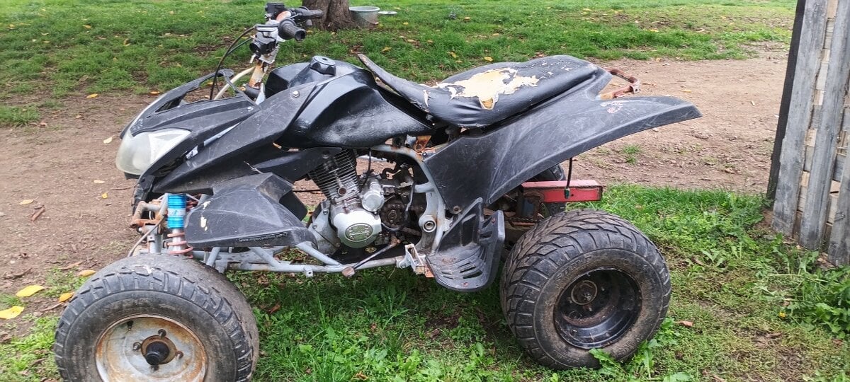 Čtyřkolka bez tp nepojizdna