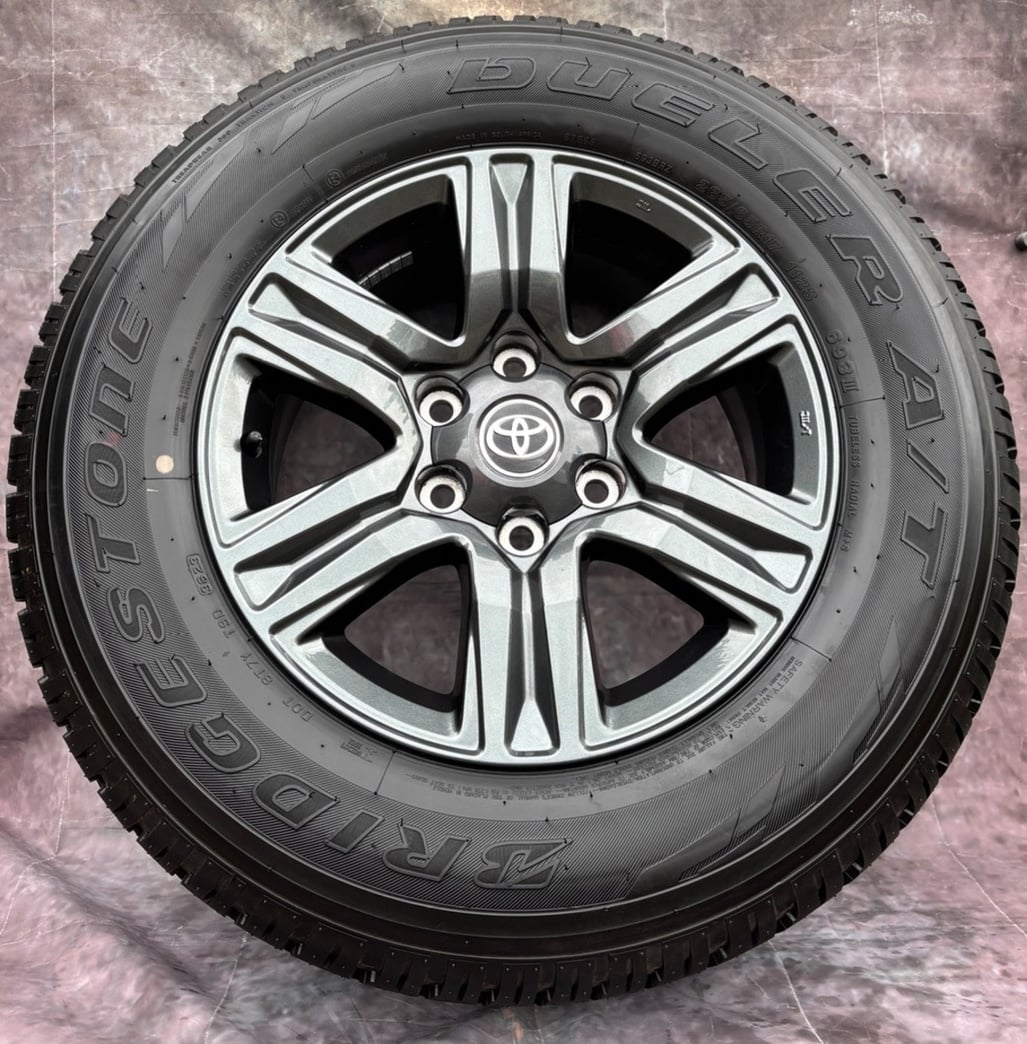 Zánovní alu Toyota Hilux 265/65R17 112S 99% VZORKU