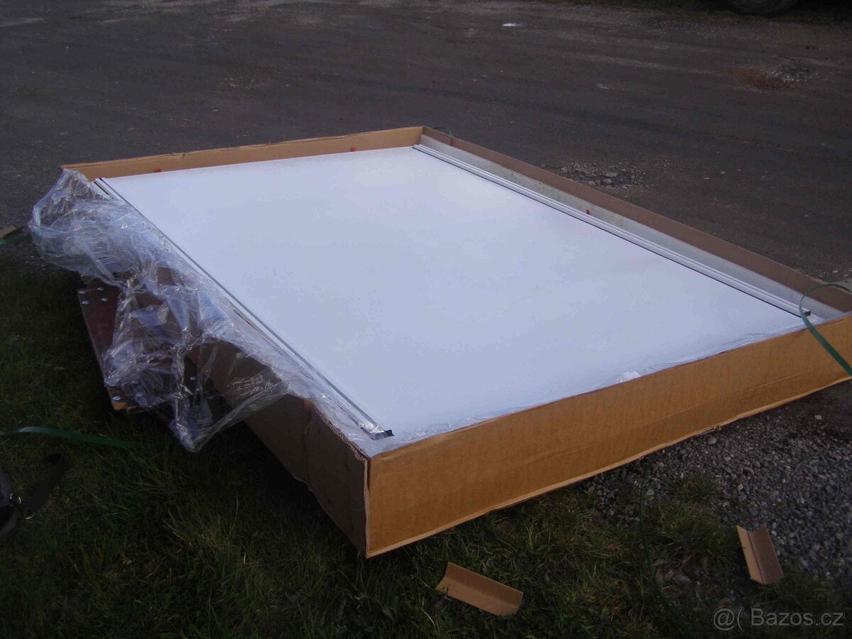 nový skořepinový střešní autostan