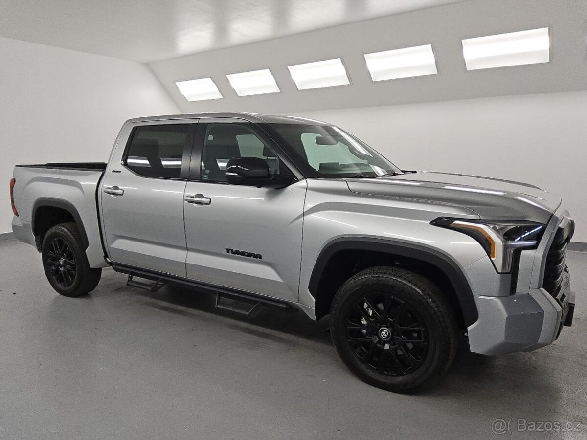 TOYOTA TUNDRA CREWMAX LIMITED  2025