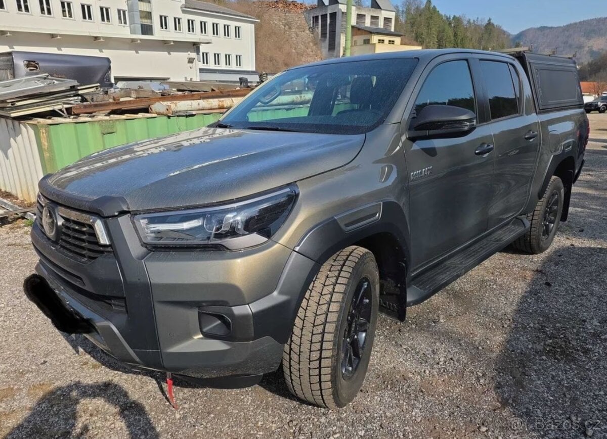 Toyota Hilux 2.8 D-4D Double Cab Invincible 150kw