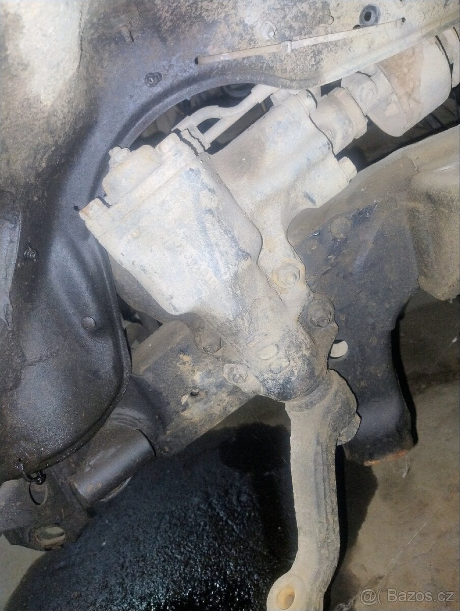 Převodka řízení Nissan Patrol Y61