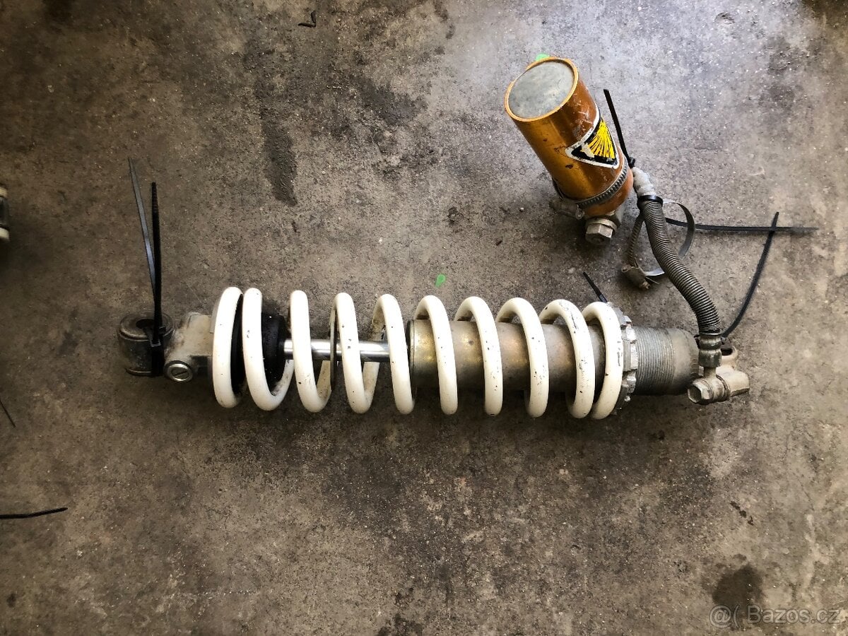 Yamaha raptor 660 zadní tlumič