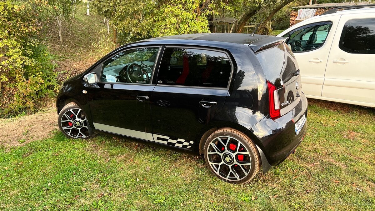 ŠKODA CITIGO 1.0 MPI  MONTE CARLO 55kw  CENA 250.000;