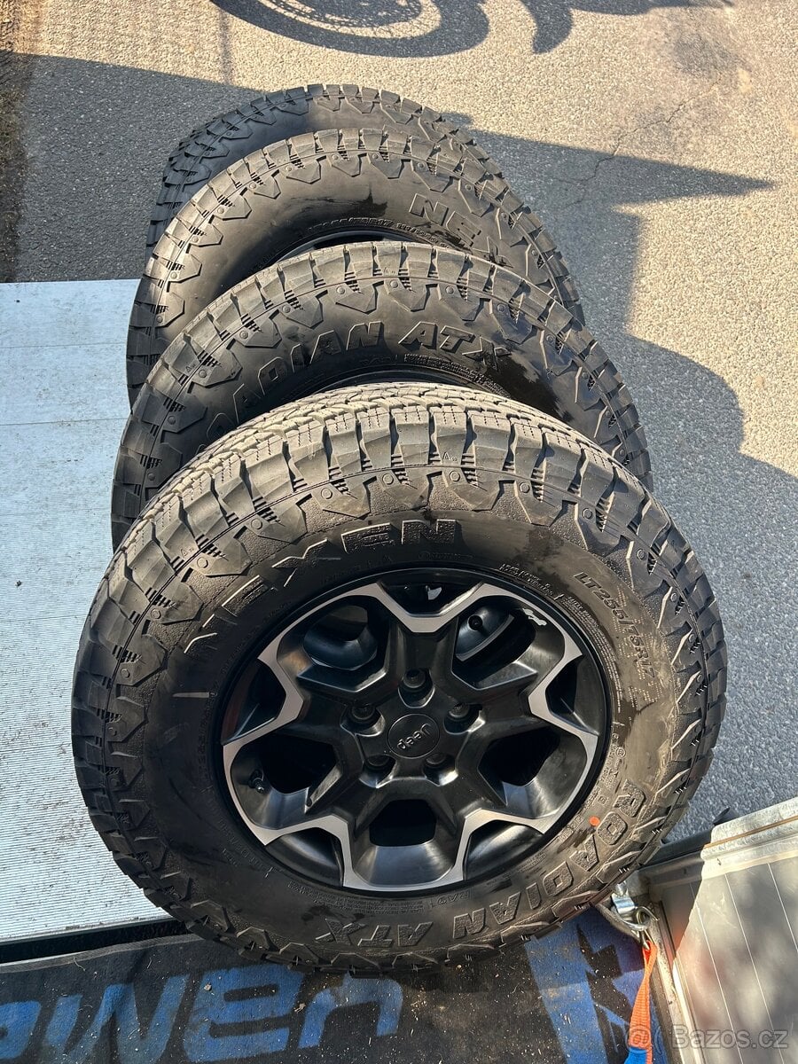 Jeep Wrangler nová alukola r17 celoroční pneu AT