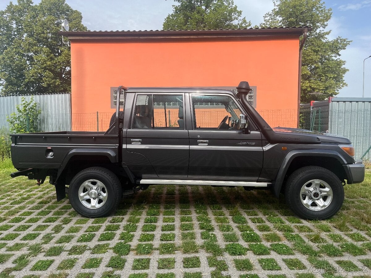 Toyota Land Cruiser 79