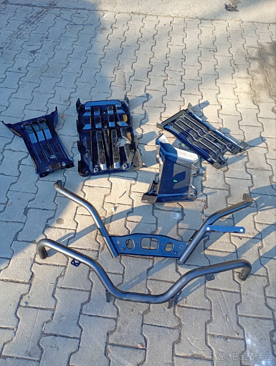 Ochranný rám + kryty podvozku