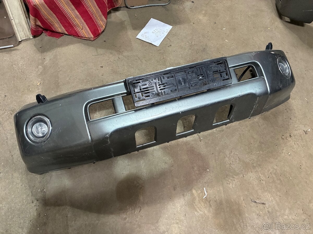 Přední a zadní náraznik Nissan Patrol Y61 GU4