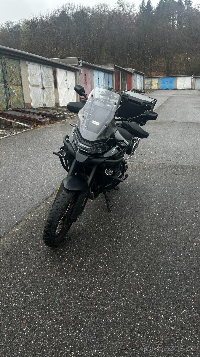 CF MOTO 800 MT  Explorer