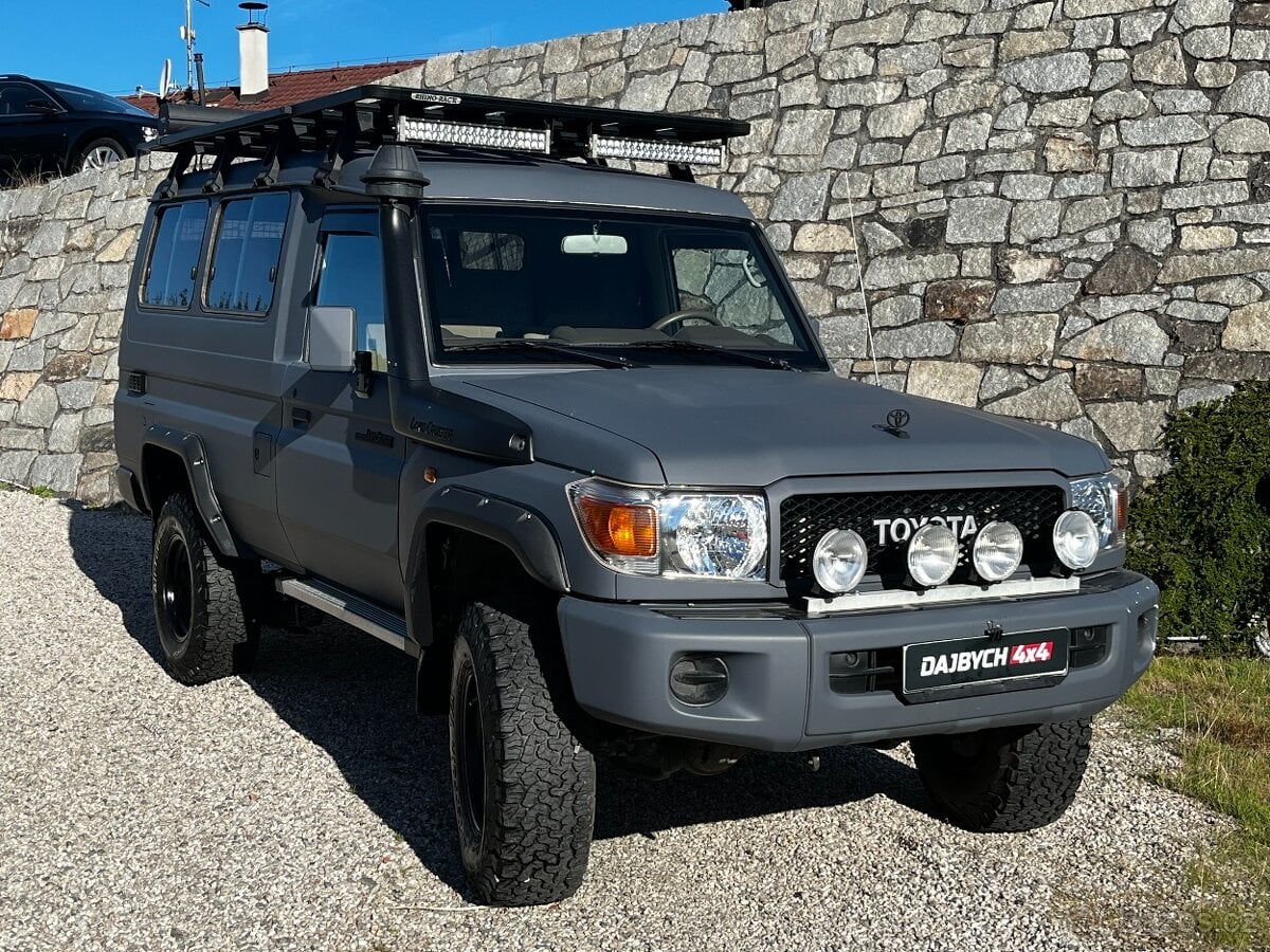 Toyota Land Cruiser 4,0 GRJ 78, TOP VÝBAVA, servis