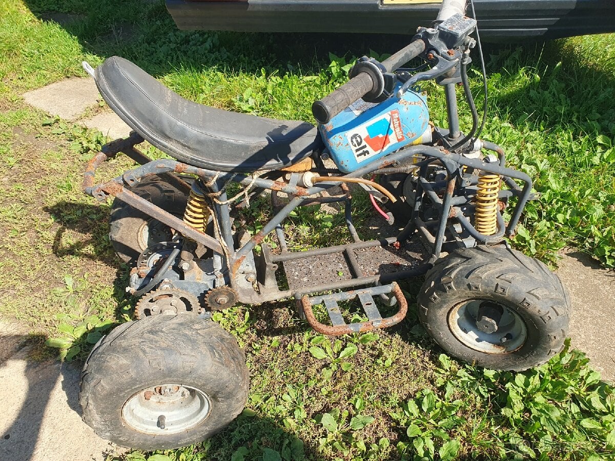 Prodám malou dĕckou čtyřkolku