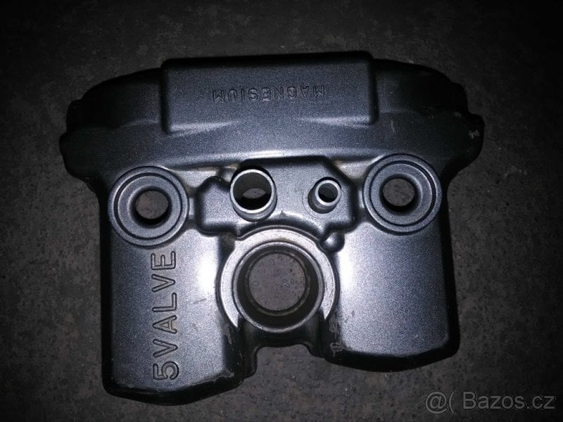 Yamaha WR400 rok 1999 ventilové víko