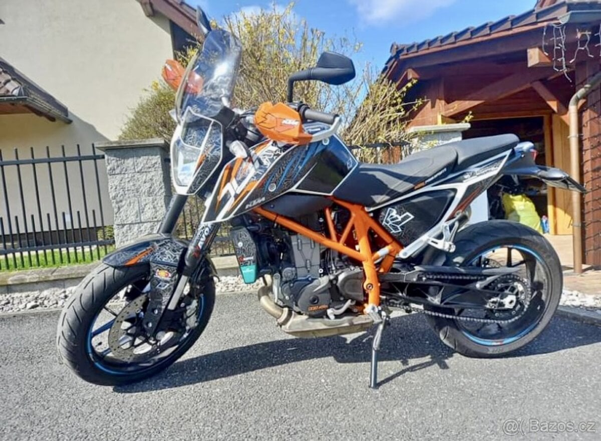 KTM DUKE 690 - ROK BAGAROS