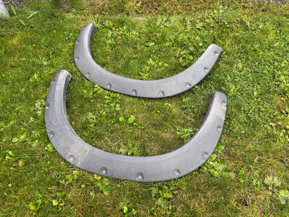 Zadní lemy na dodge ram 1500