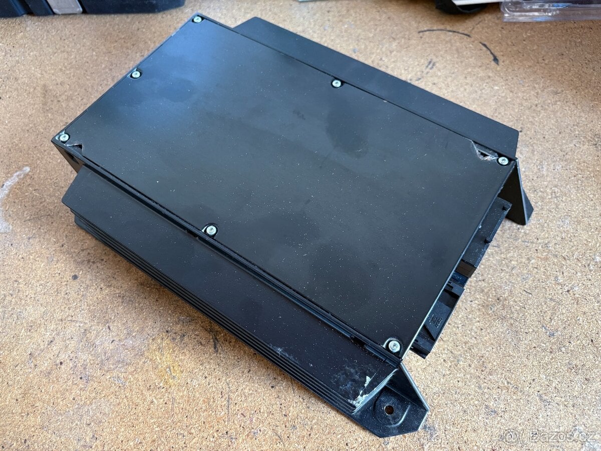 Range Rover L322 2002-2005 originální zesilovač XQK000030