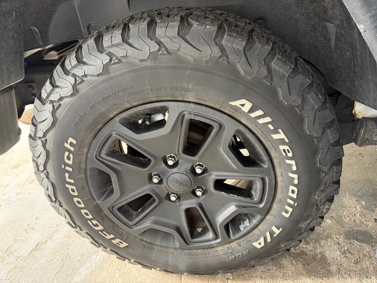 245/75 R17 BFGoodrich AT KO2 jeep alu disky 5ks