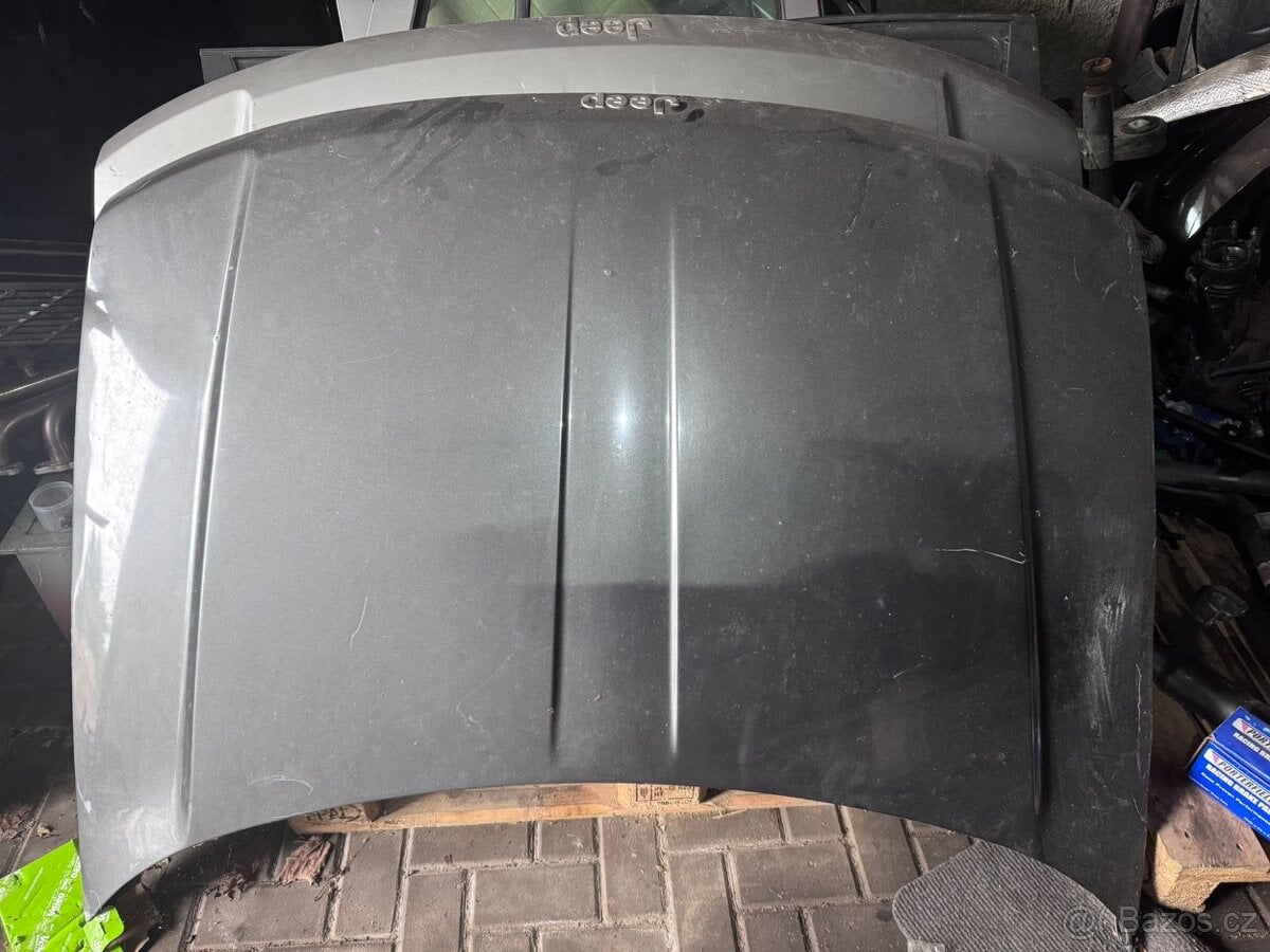 Kapota Jeep Grand Cherokee WJ