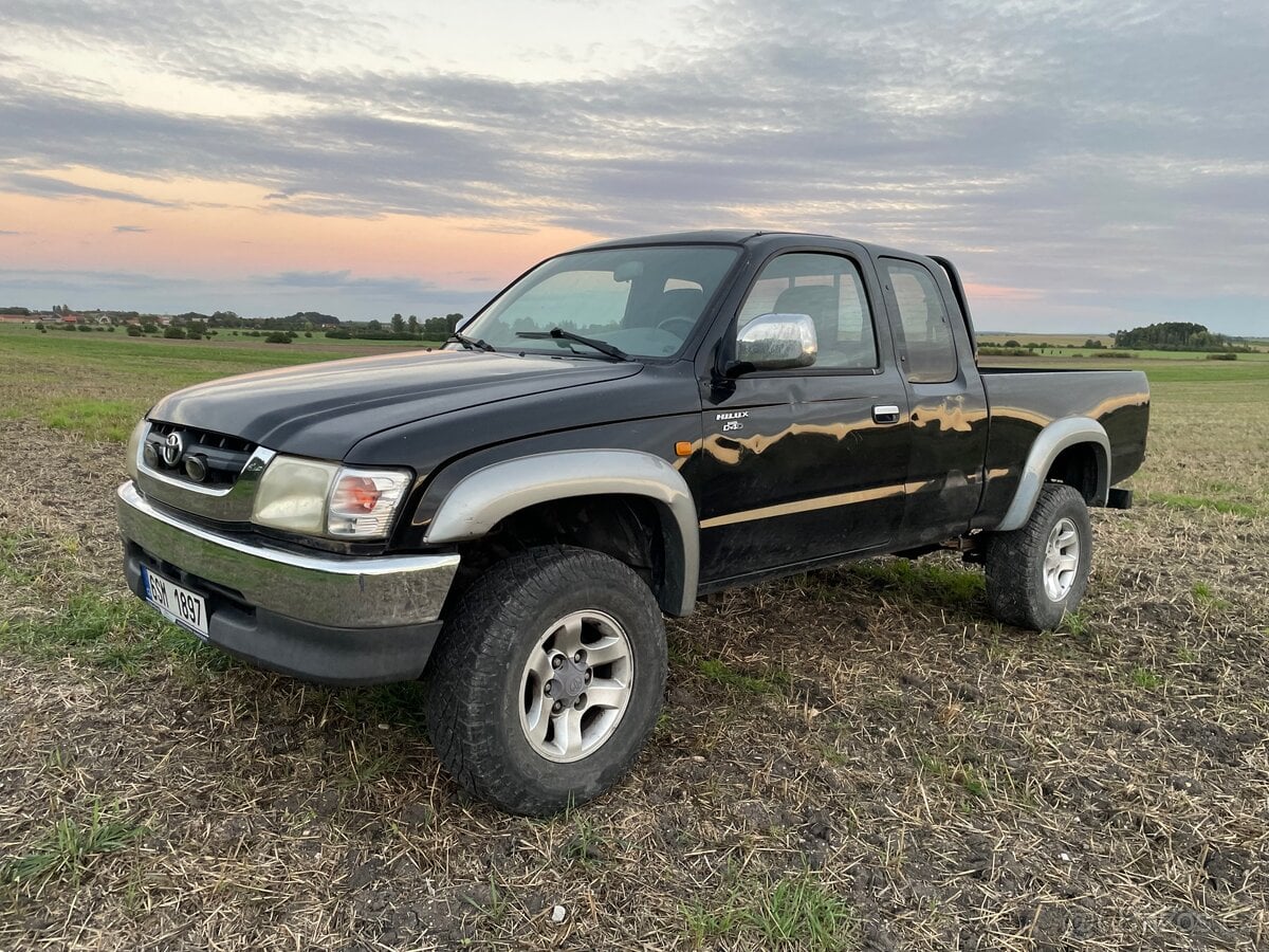 Toyota Hilux D4D SR5 rok 2004