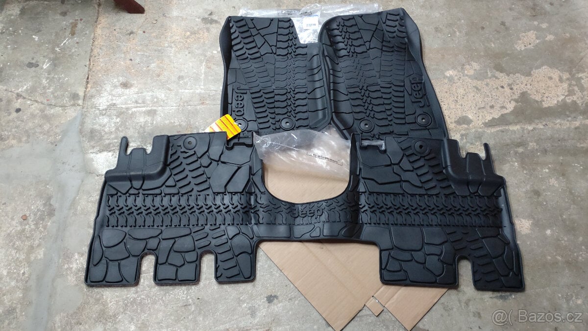 Jeep JK Wrangler 4-door gumové koberce