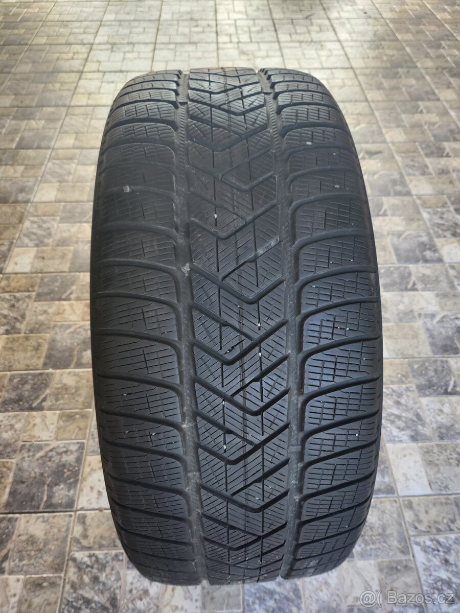 Zimni pneu SUV offroad Pirelli 275/45/R20
