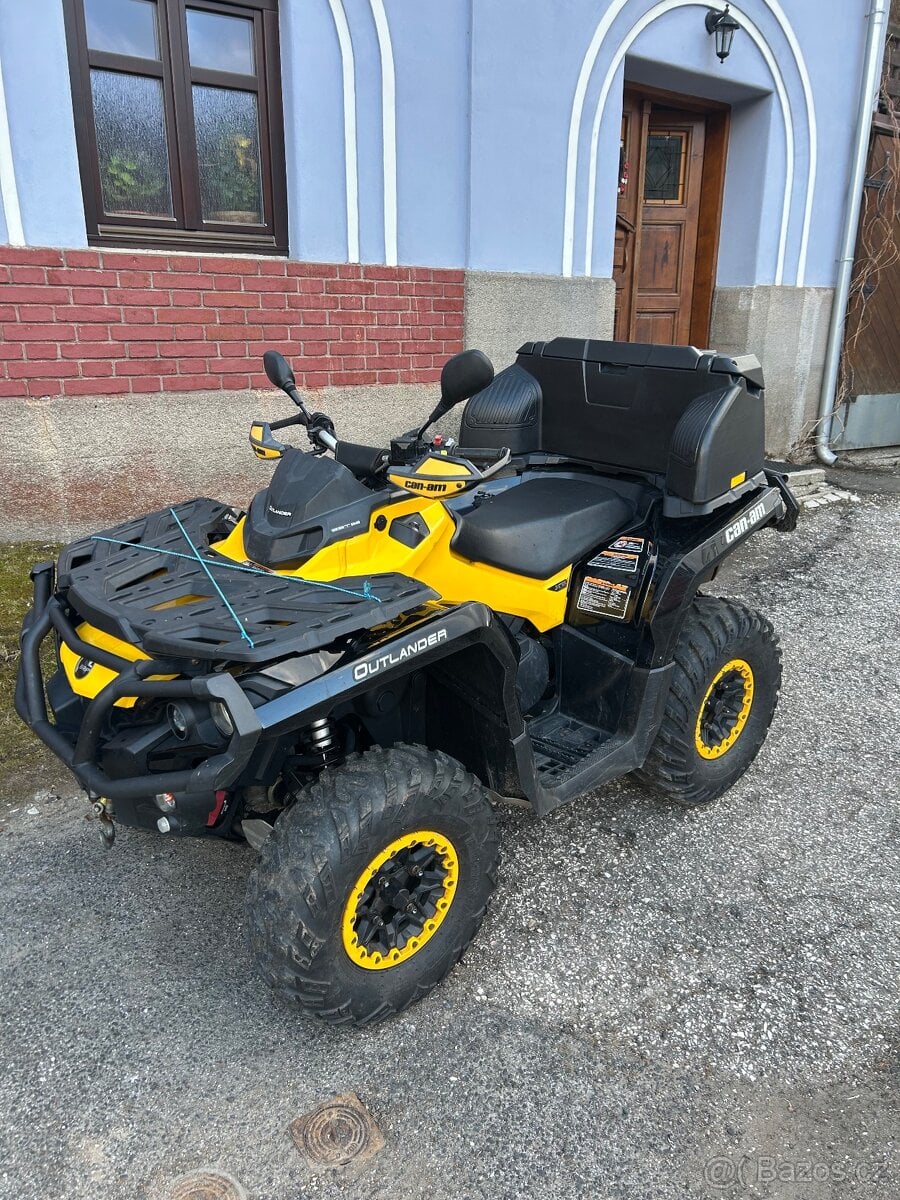 Čtyřkolka Can-am Outlander 1000 XT-P