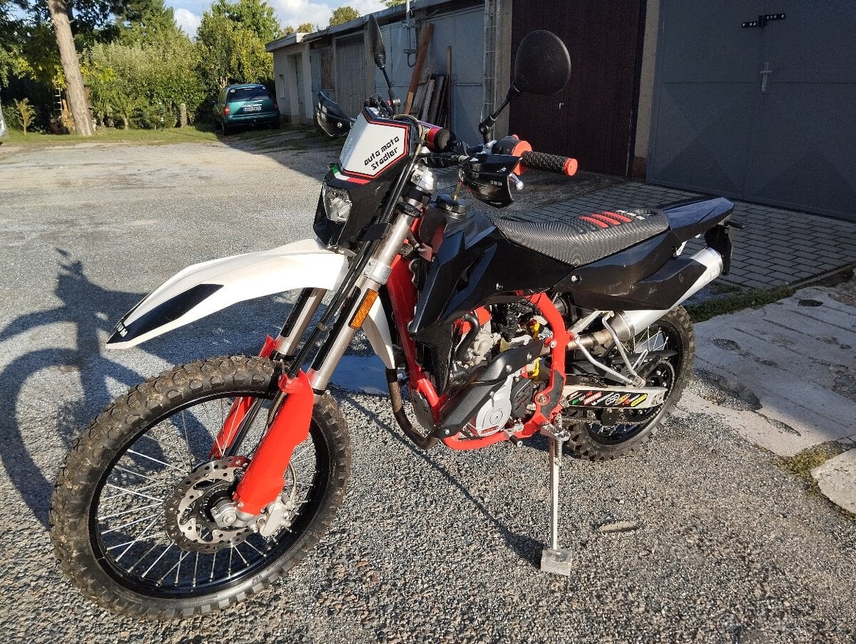 SWM RS 125 R Factory