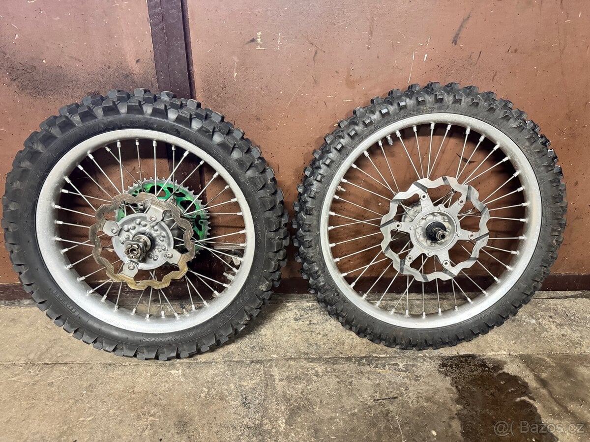 Kola Kawasaki KX 2004