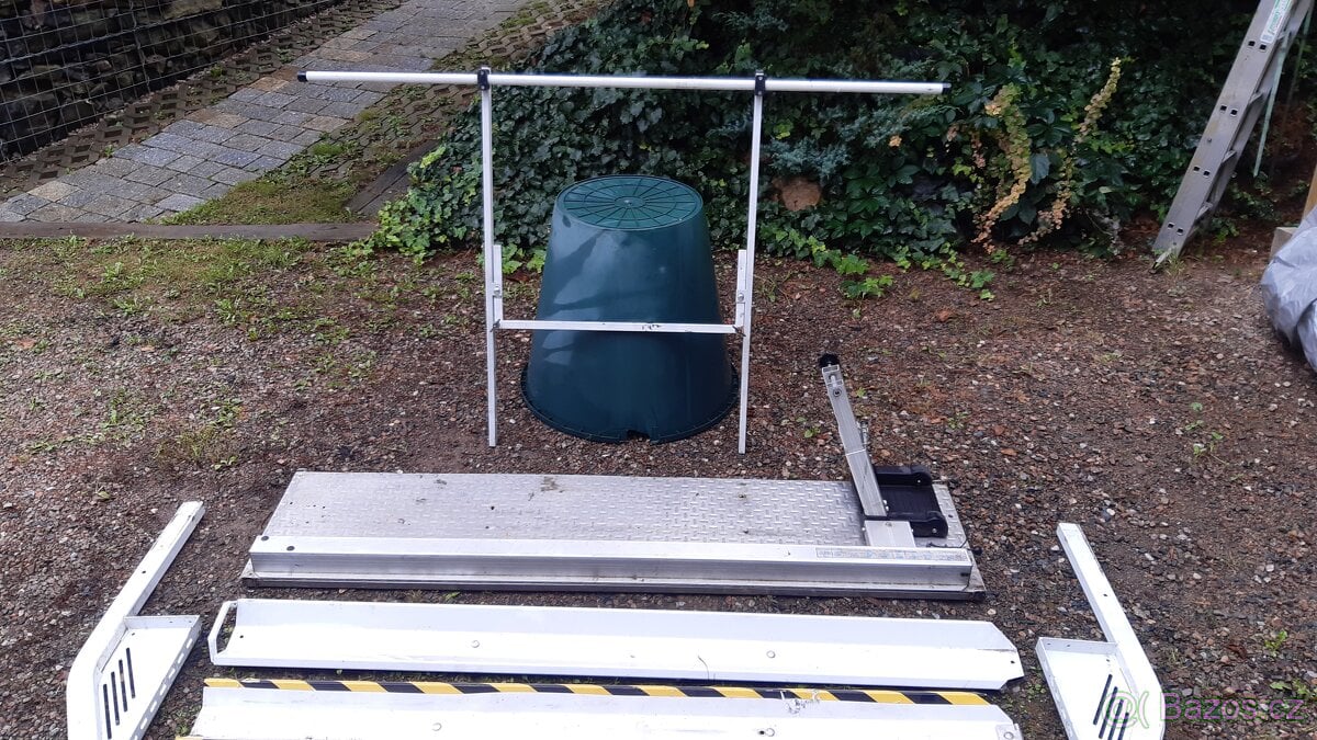 Nosič skútru/motocyklu na obytné auto