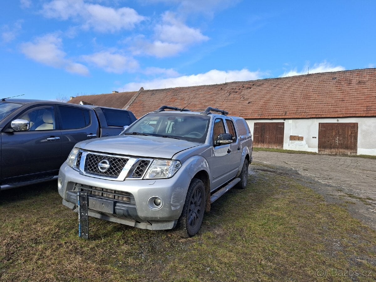 Nissan navara D40  VEŠKERÉ DÍLY 140 kw 170 kw