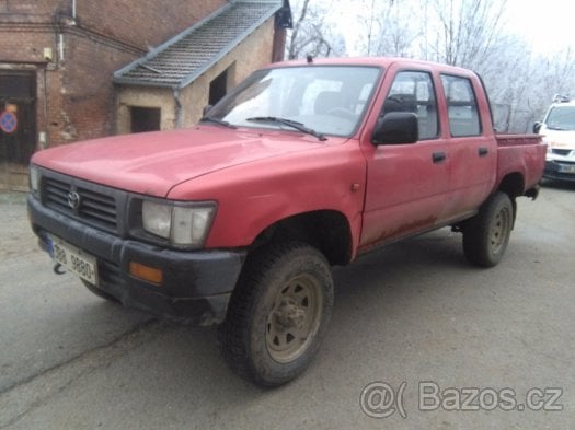 TOYOTA HILUX 2,4D DOUBLECAB PRODEJ ND.