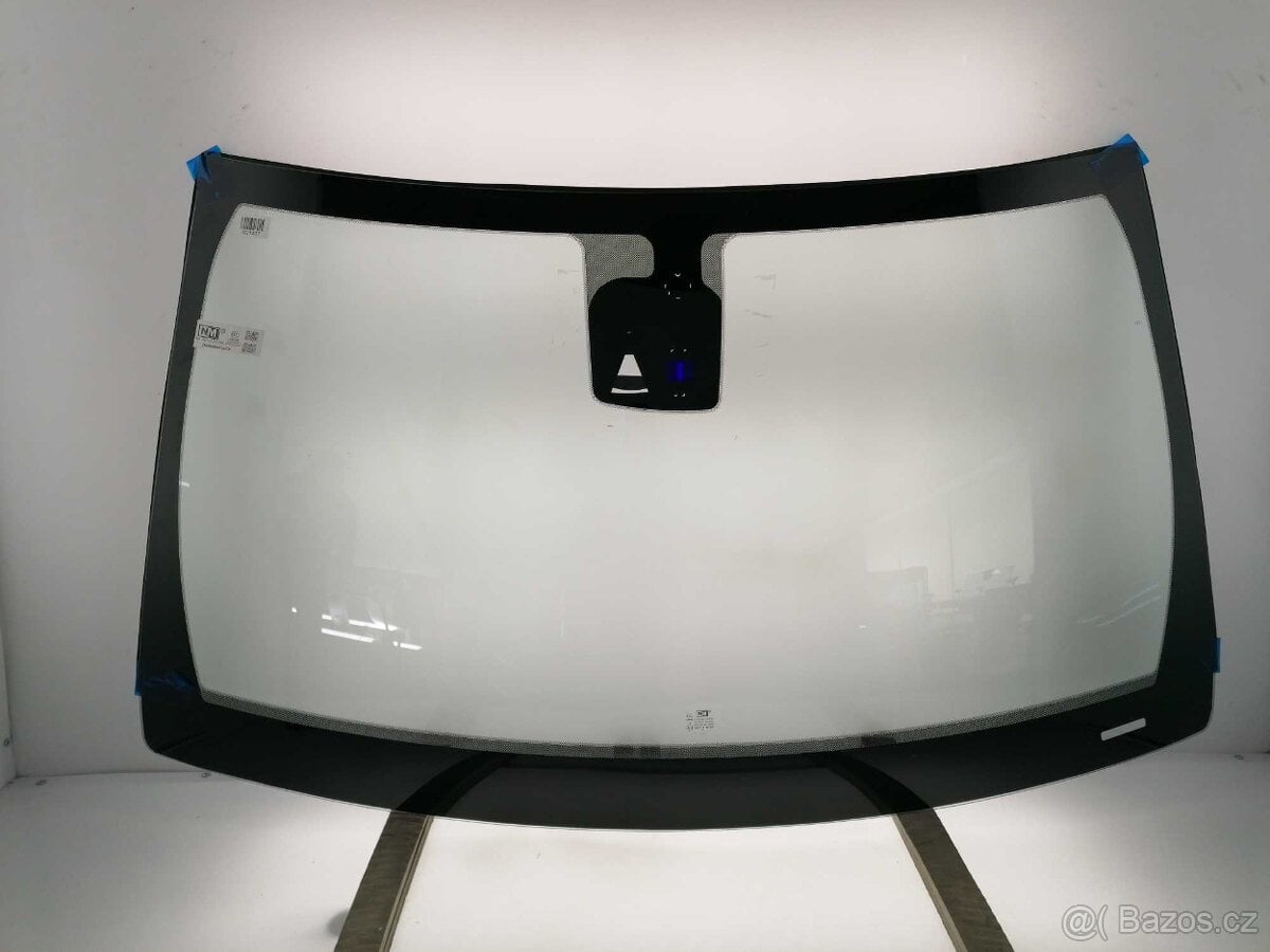 Dodge Durango čelní sklo