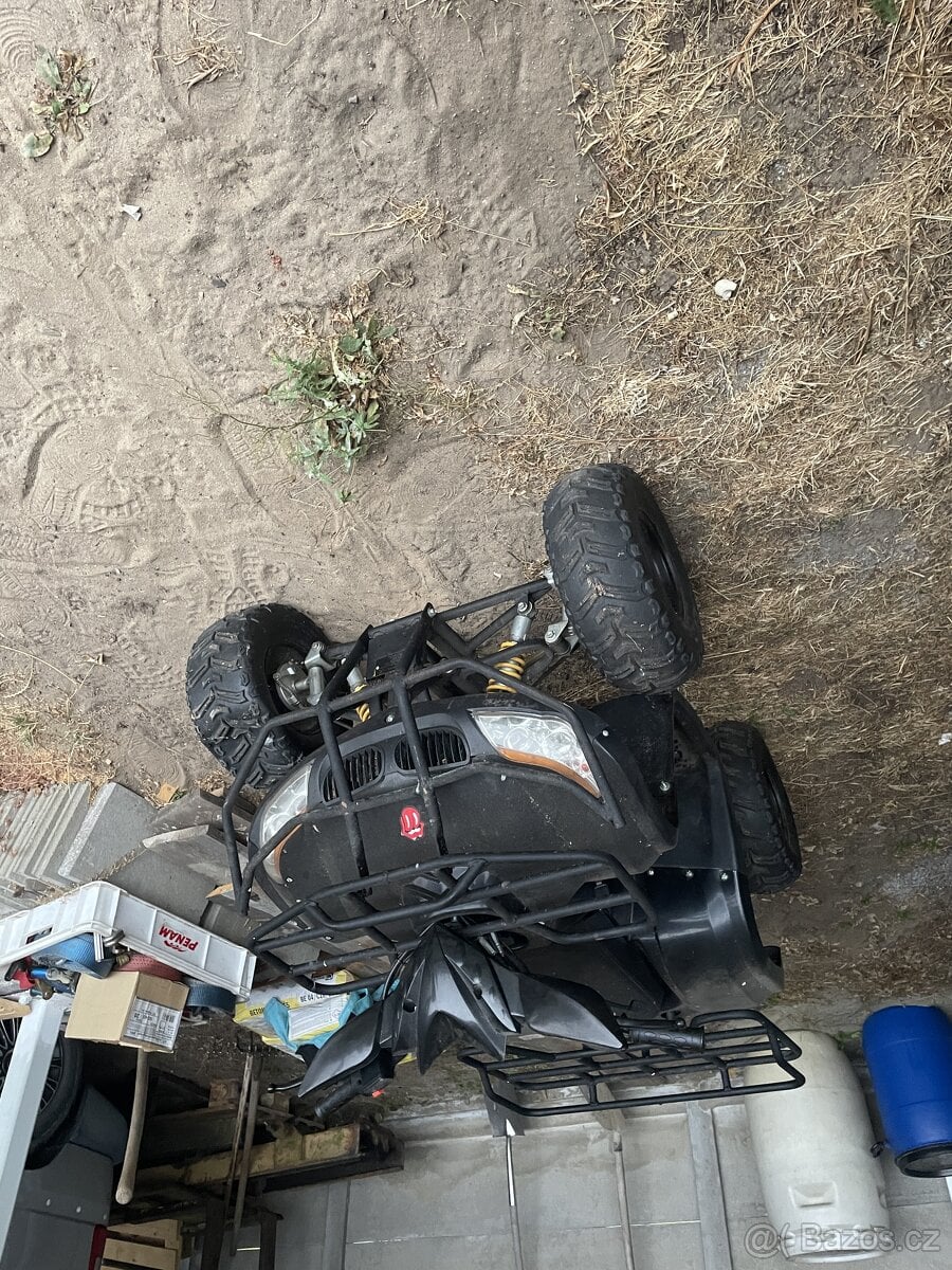 Prodám  čtyřkolku BMW