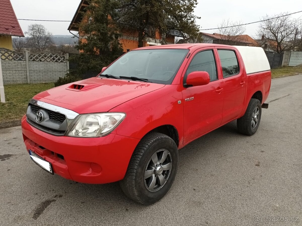 Toyota Hilux DC 2.5 I D-4D Terra 2011, 106 kW, 4x4,207000 km