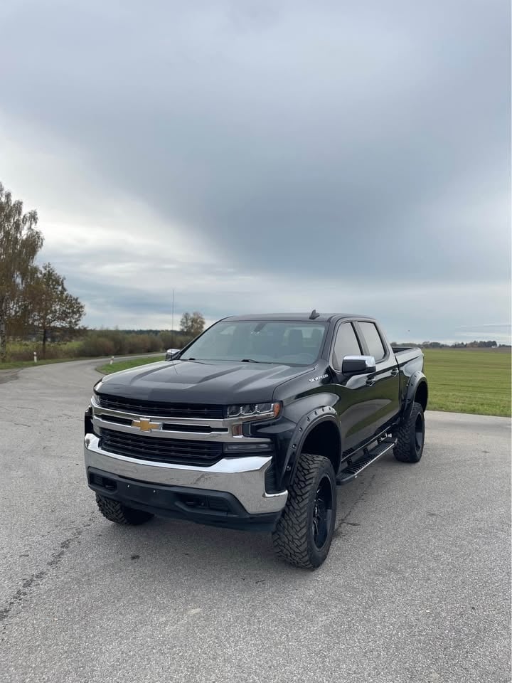 Chevrolet Silverado 1500 5.3 V8 4x4 (6" LIFT KIT)