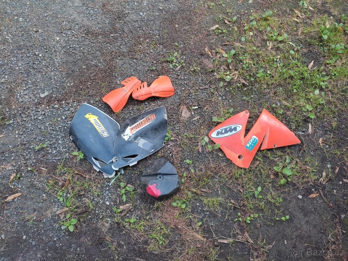 KTM EXC 520 - plasty