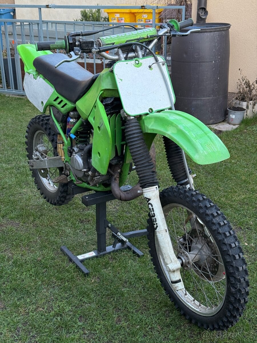 Kawasaki kx 80 nehází jiskru